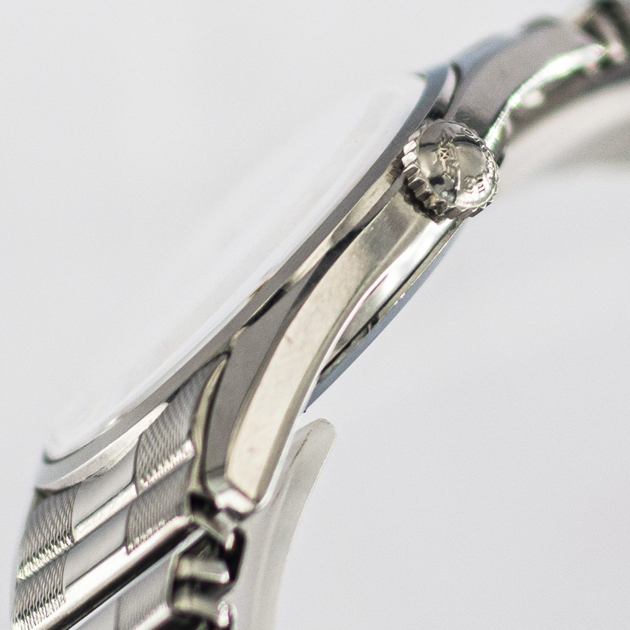 1628_marcels_watch_group_wristwatch_1957_vintage_longines_9100_4_silvergines_case_side_05