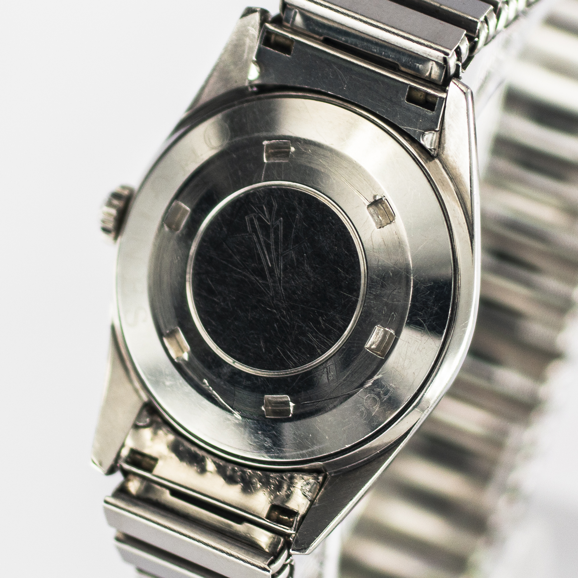 1628_marcels_watch_group_wristwatch_1957_vintage_longines_9100_4_silvergines_caseback_06