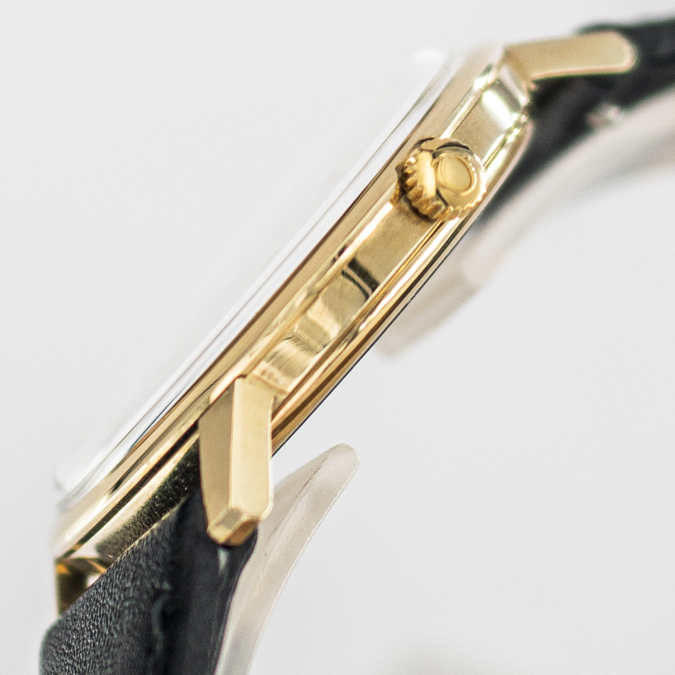 1636_marcels_watch_group_wristwatch_1968_vintage_omega_131.021_SP_geneve_14K_case_side_03