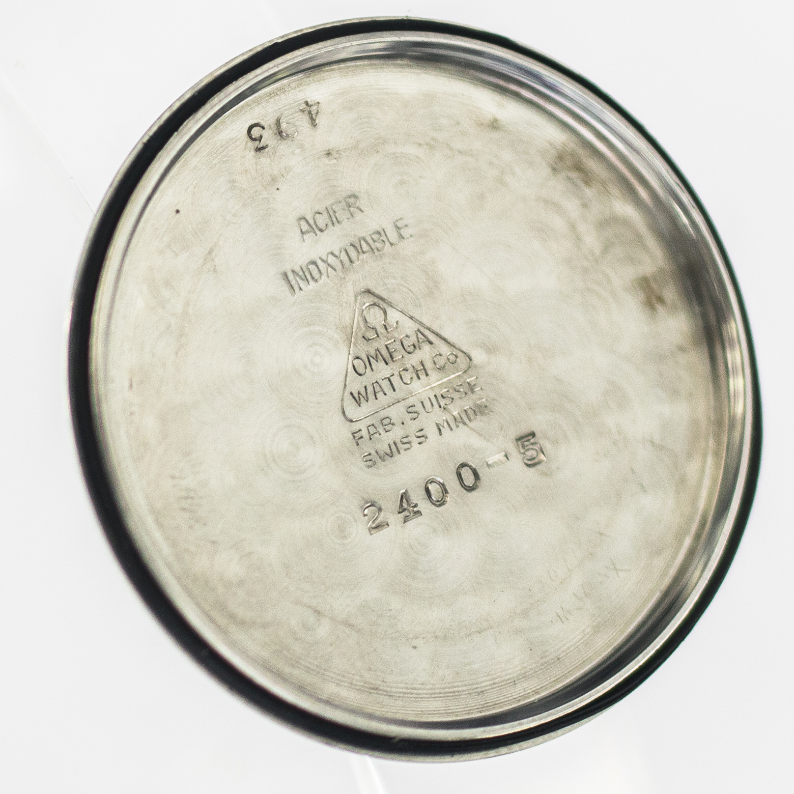 1638_marcels_watch_group_wristwatch_1947_vintage_omega_2400_5_suveran_caseback_03