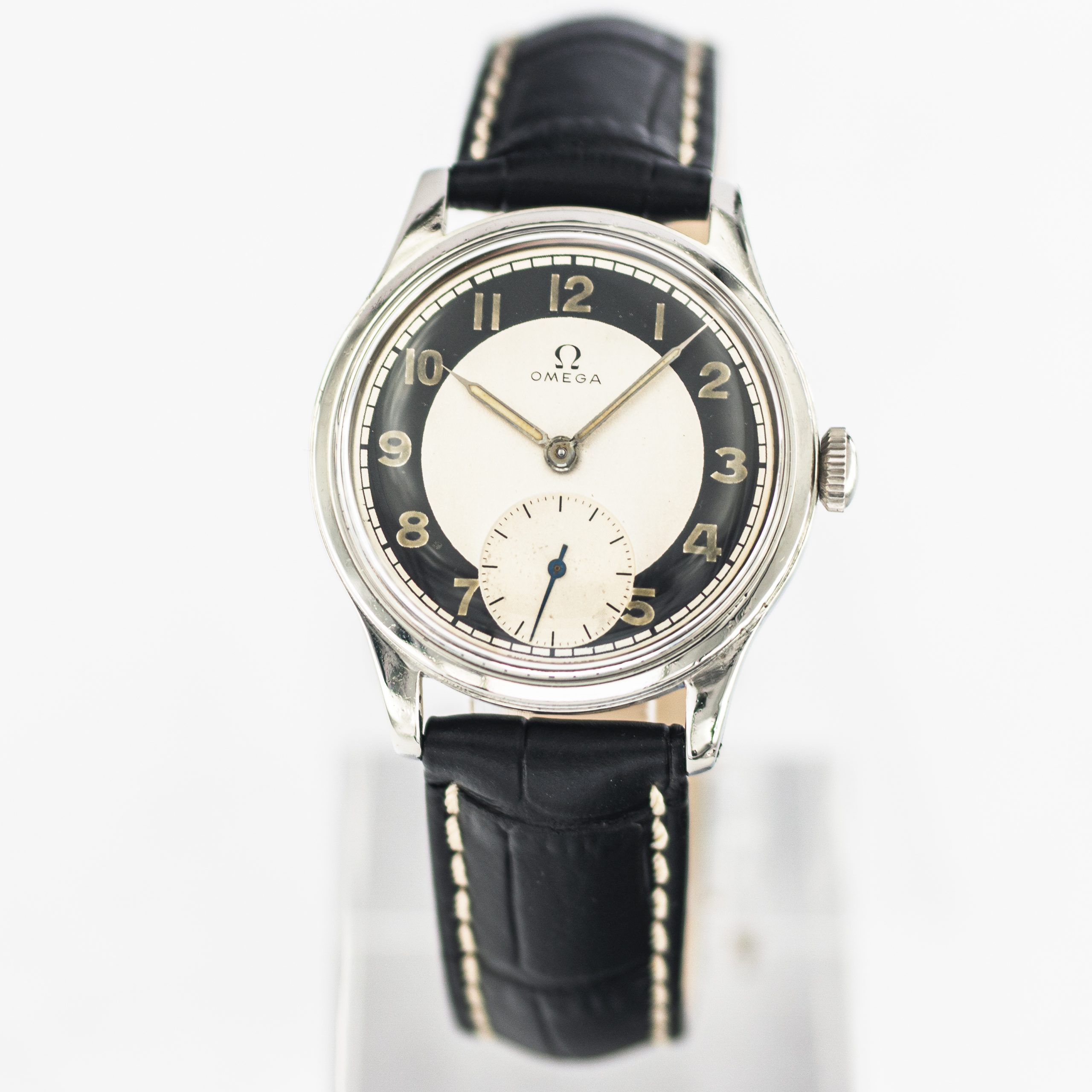 1638_marcels_watch_group_wristwatch_1947_vintage_omega_2400_5_suveran_dial_02