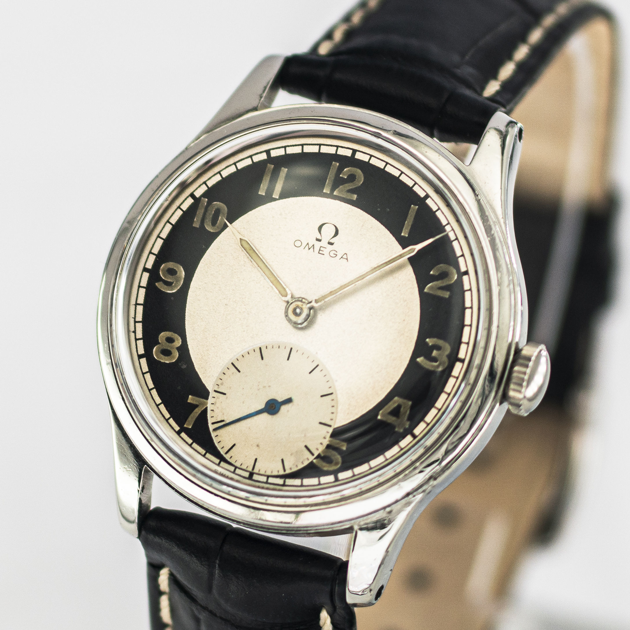 1638_marcels_watch_group_wristwatch_1947_vintage_omega_2400_5_suveran_dial_03