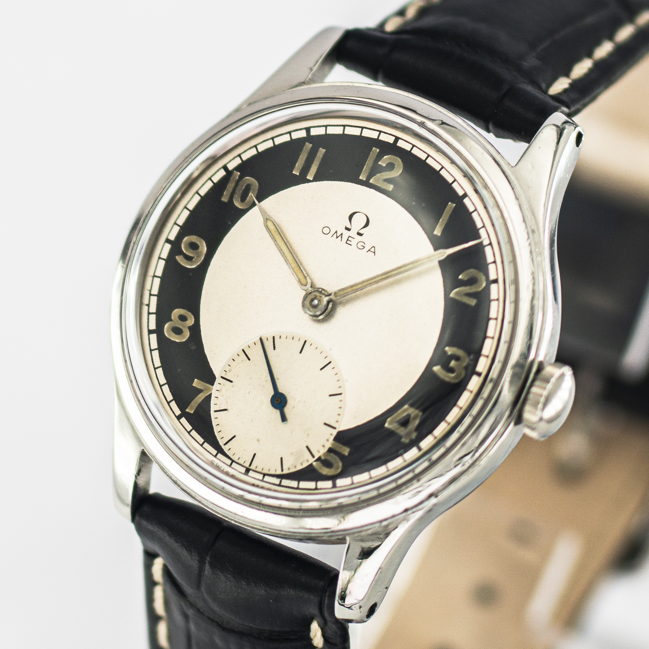 1638_marcels_watch_group_wristwatch_1947_vintage_omega_2400_5_suveran_dial_04