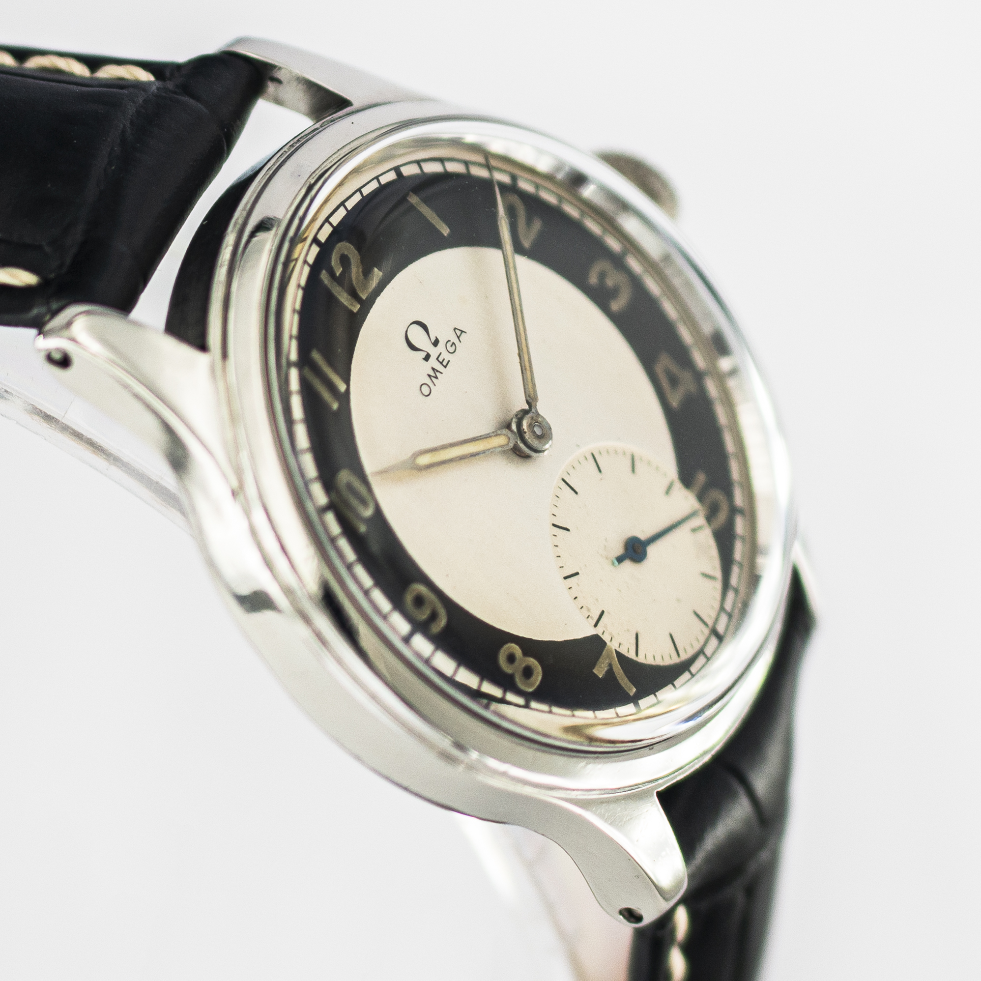 1638_marcels_watch_group_wristwatch_1947_vintage_omega_2400_5_suveran_dial_08