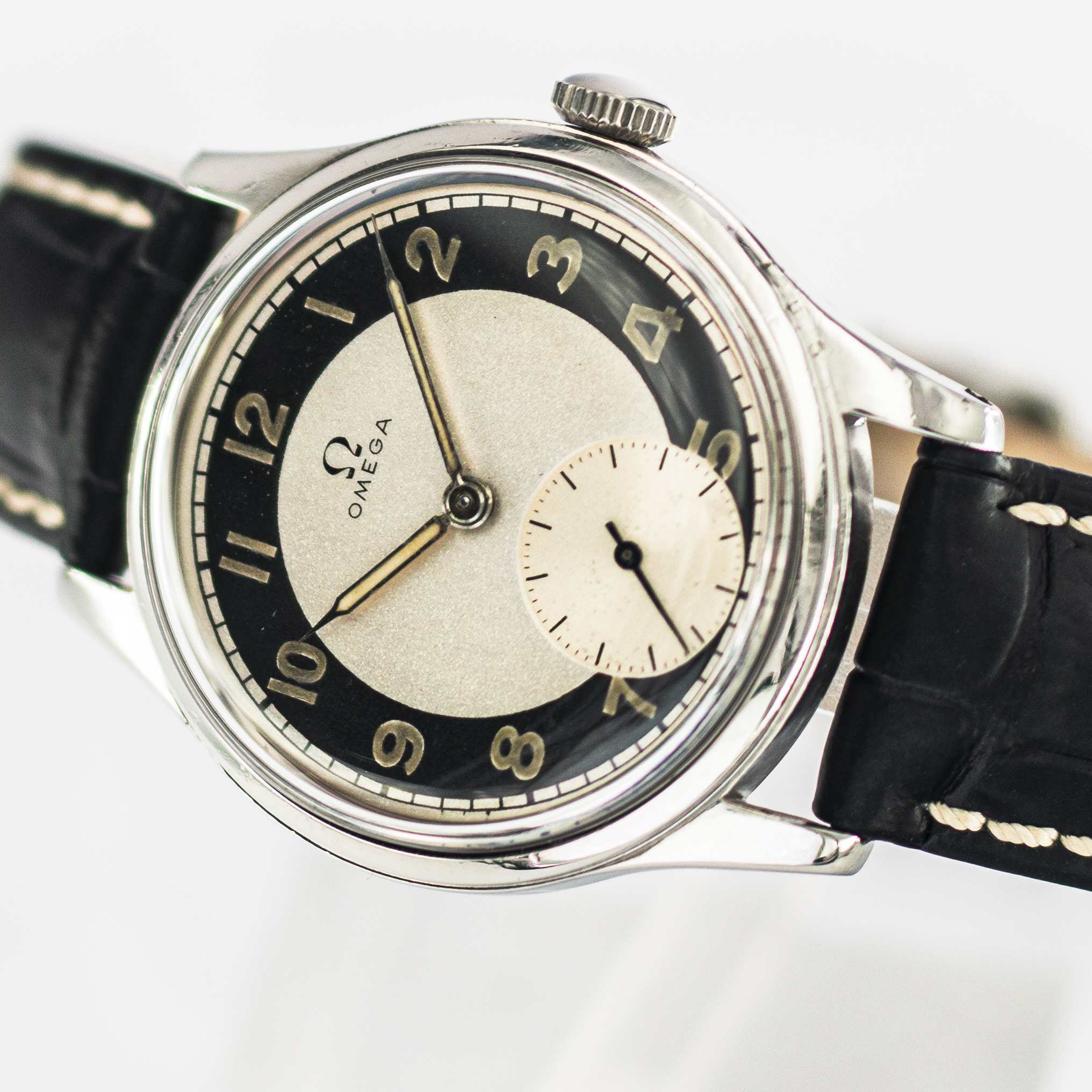 1638_marcels_watch_group_wristwatch_1947_vintage_omega_2400_5_suveran_dial_10