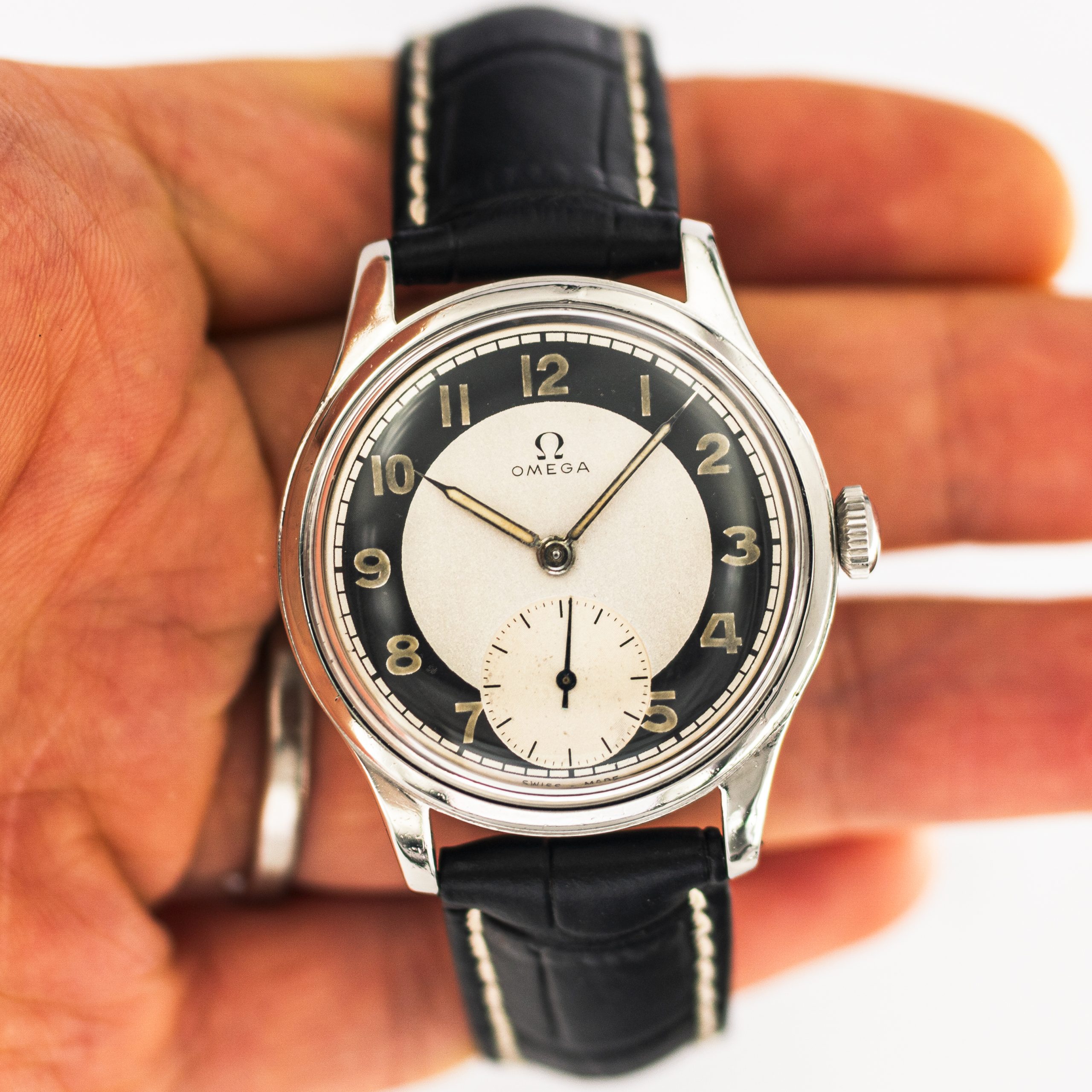 1638_marcels_watch_group_wristwatch_1947_vintage_omega_2400_5_suveran_dial_12