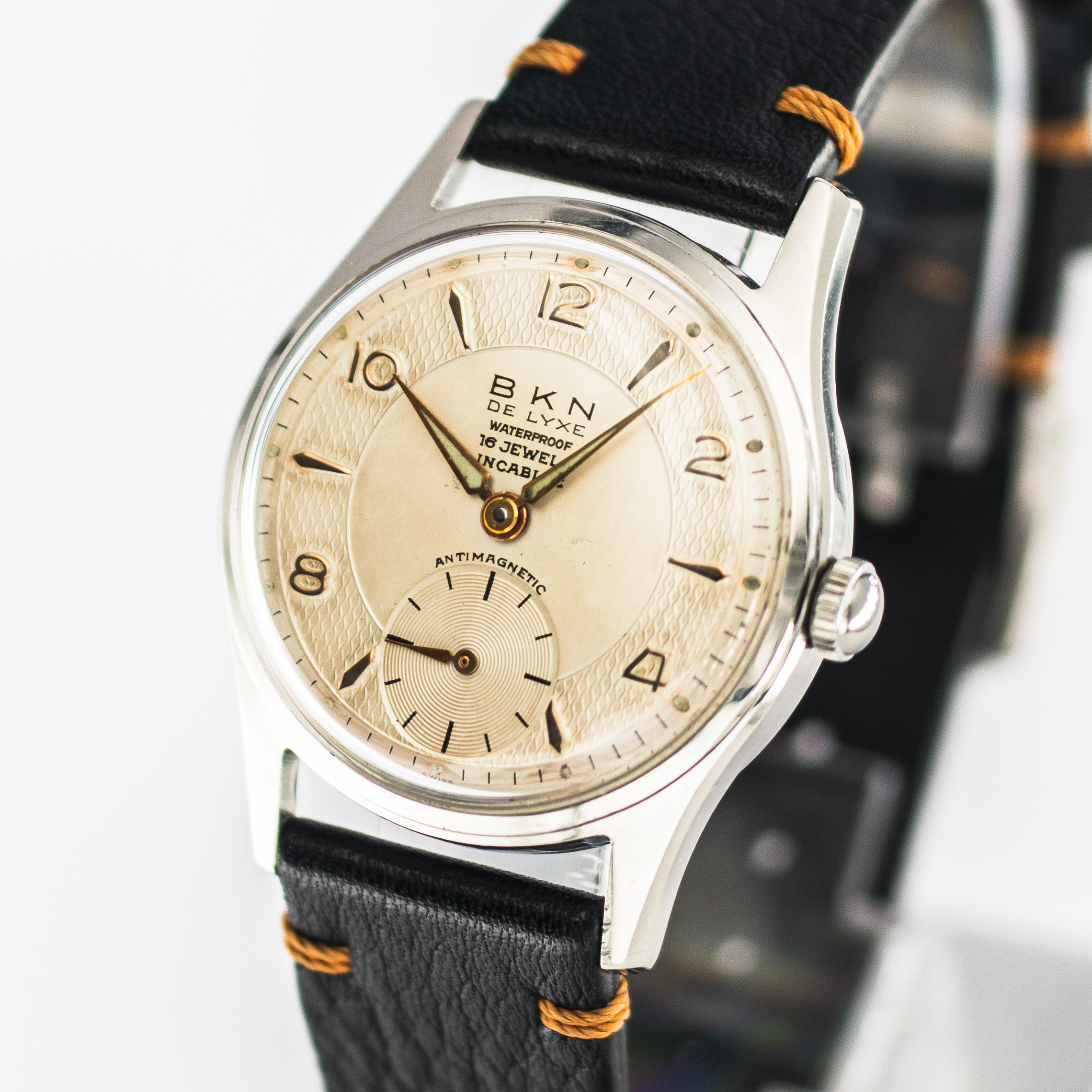 1635_marcels_watch_group_vintage_wristwatch_1960s_bkn_8164_de_lyxe_dial_03