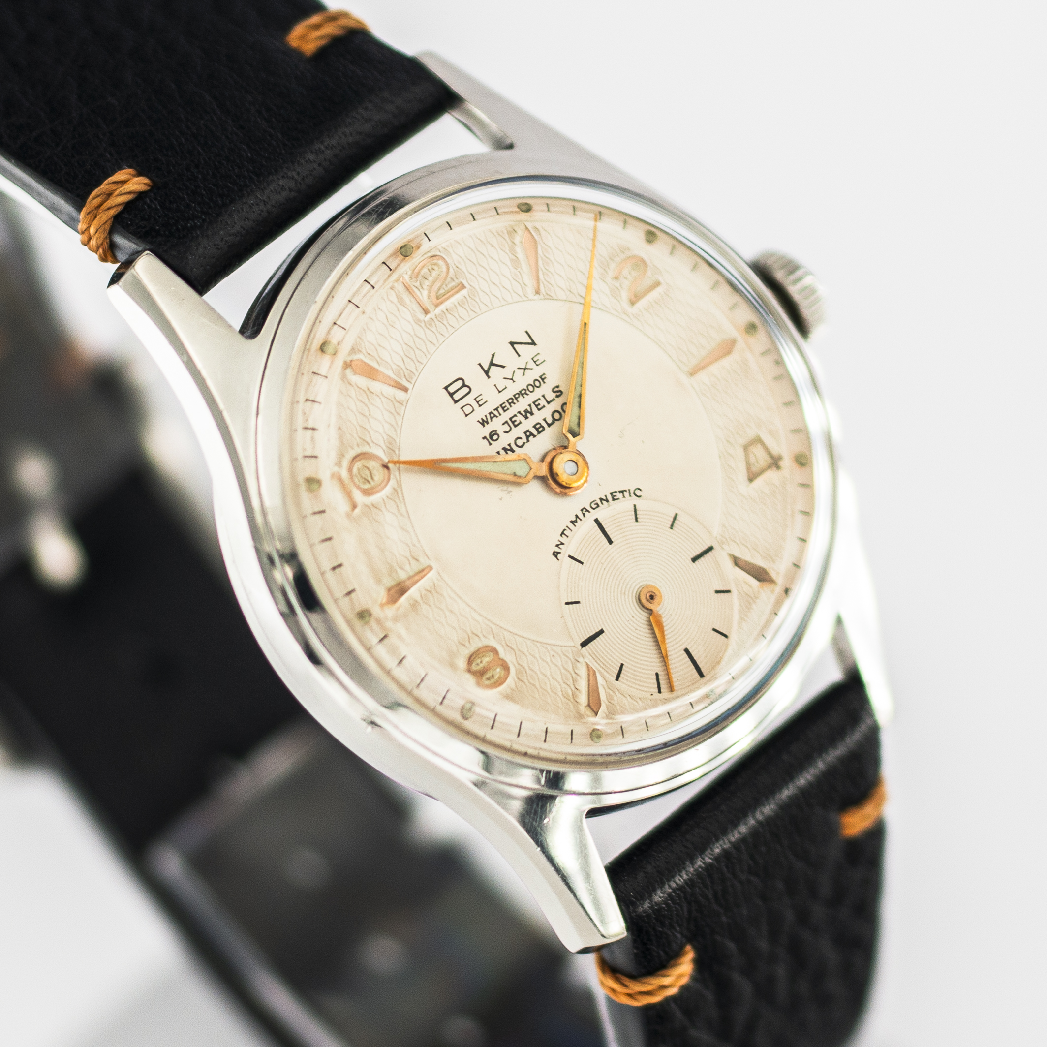 1635_marcels_watch_group_vintage_wristwatch_1960s_bkn_8164_de_lyxe_dial_08