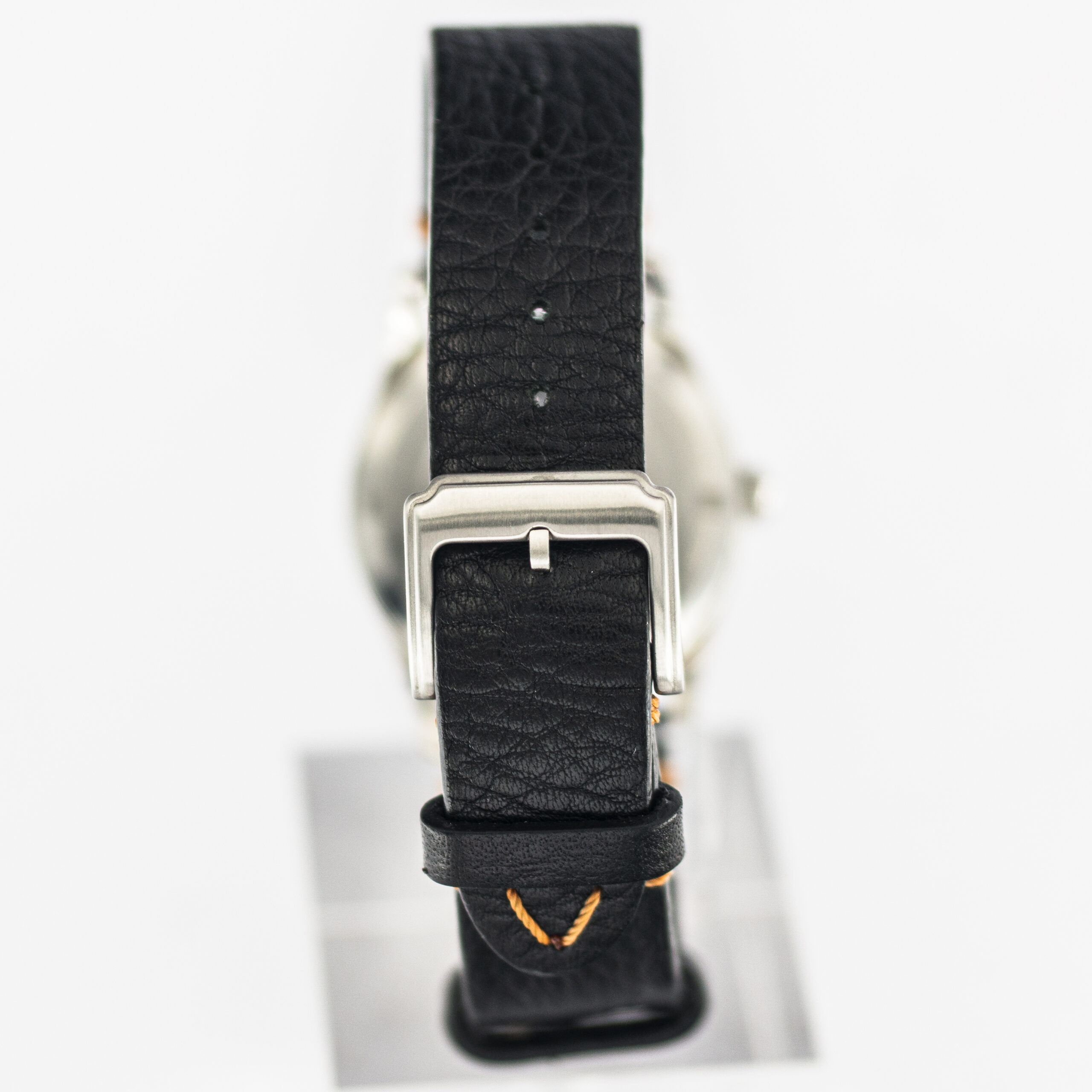 1635_marcels_watch_group_vintage_wristwatch_1960s_bkn_8164_de_lyxe_strap_01
